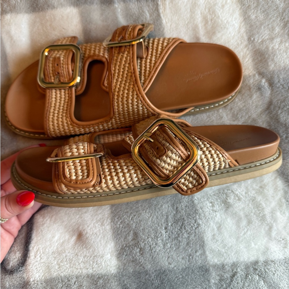 Universal Thread Tan Woven Slide Sandals with Gold Buckles - Picture 2 of 3